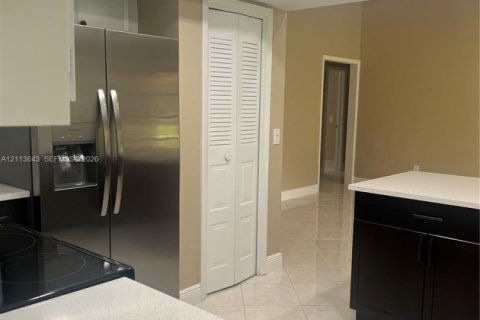 Casa en alquiler en Davie, Florida, 3 dormitorios, 177.26 m2 № 2435292 - foto 14