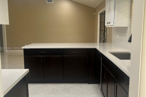 Casa en alquiler en Davie, Florida, 3 dormitorios, 177.26 m2 № 2435292 - foto 12