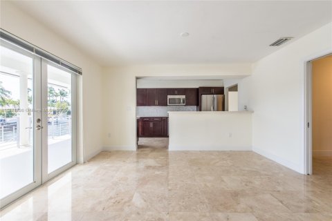 House in Coral Gables, Florida 3 bedrooms, 233.28 sq.m. № 1920323 - photo 6