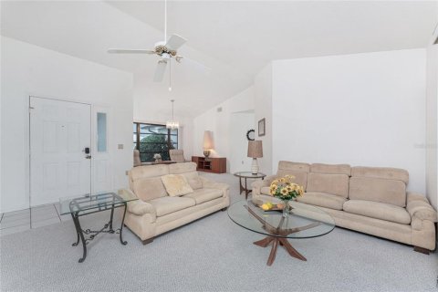 Villa ou maison à vendre à Rotonda, Floride: 3 chambres, 160.91 m2 № 2125553 - photo 10