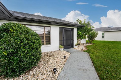 Villa ou maison à vendre à Rotonda, Floride: 3 chambres, 160.91 m2 № 2125553 - photo 2