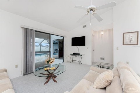 Villa ou maison à vendre à Rotonda, Floride: 3 chambres, 160.91 m2 № 2125553 - photo 9