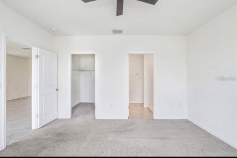 House in Wesley Chapel, Florida 3 bedrooms, 140.84 sq.m. № 2201888 - photo 17