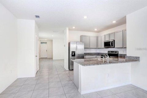 House in Wesley Chapel, Florida 3 bedrooms, 140.84 sq.m. № 2201888 - photo 5