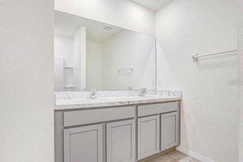 House in Wesley Chapel, Florida 3 bedrooms, 140.84 sq.m. № 2201888 - photo 16