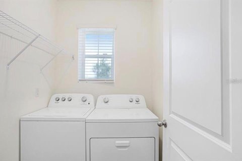 House in Wesley Chapel, Florida 3 bedrooms, 140.84 sq.m. № 2201888 - photo 13