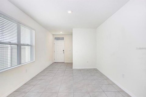 House in Wesley Chapel, Florida 3 bedrooms, 140.84 sq.m. № 2201888 - photo 6