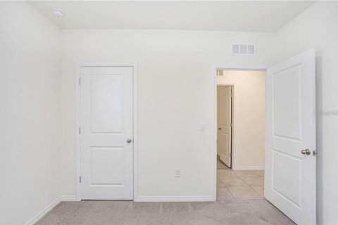 House in Wesley Chapel, Florida 3 bedrooms, 140.84 sq.m. № 2201888 - photo 12