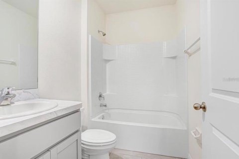 House in Wesley Chapel, Florida 3 bedrooms, 140.84 sq.m. № 2201888 - photo 11