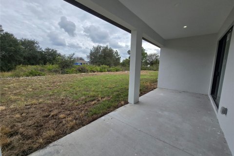 Casa en alquiler en Lehigh Acres, Florida, 3 dormitorios, 145.11 m2 № 2057993 - foto 24