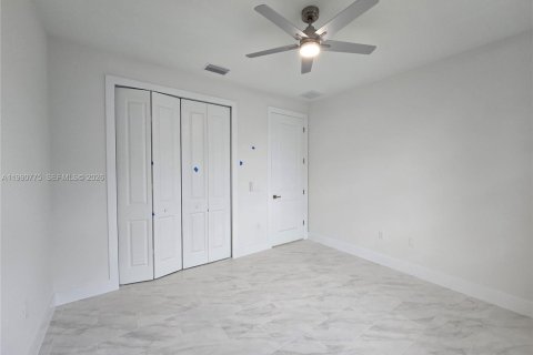 Casa en alquiler en Lehigh Acres, Florida, 3 dormitorios, 145.11 m2 № 2057993 - foto 16