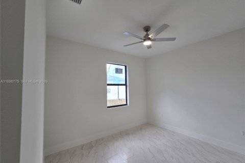 Casa en alquiler en Lehigh Acres, Florida, 3 dormitorios, 145.11 m2 № 2057993 - foto 19