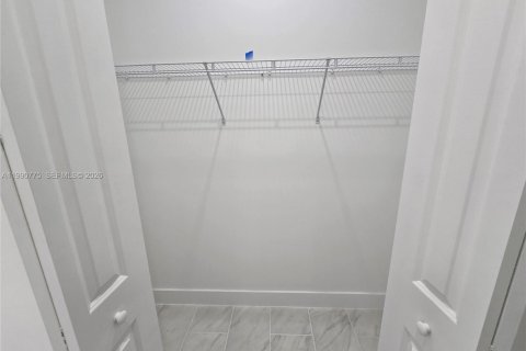 Casa en alquiler en Lehigh Acres, Florida, 3 dormitorios, 145.11 m2 № 2057993 - foto 13