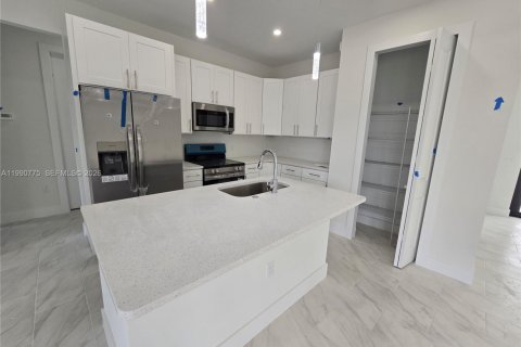 Casa en alquiler en Lehigh Acres, Florida, 3 dormitorios, 145.11 m2 № 2057993 - foto 7