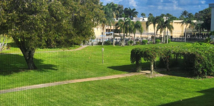 Condo in Boynton Beach, Florida, 2 bedrooms № 2146678
