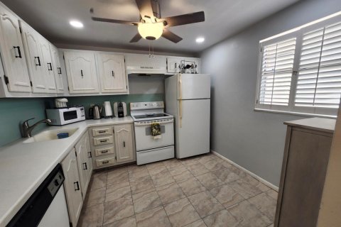 Condo in Boynton Beach, Florida, 2 bedrooms № 2146678 - photo 6