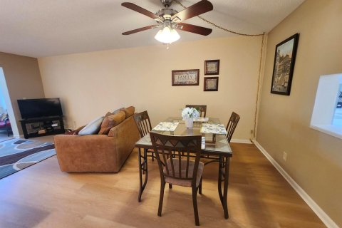 Condo in Boynton Beach, Florida, 2 bedrooms № 2146678 - photo 8