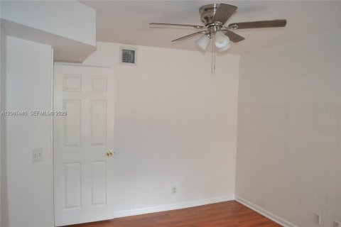 Touwnhouse à louer à Weston, Floride: 3 chambres, 149.11 m2 № 2288784 - photo 10