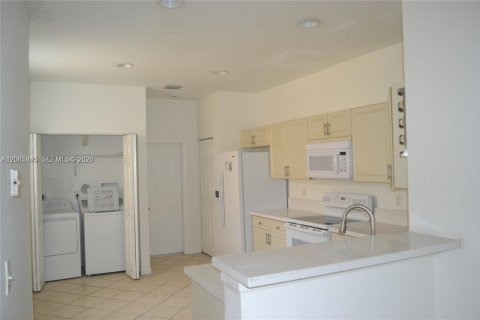 Touwnhouse à louer à Weston, Floride: 3 chambres, 149.11 m2 № 2288784 - photo 7