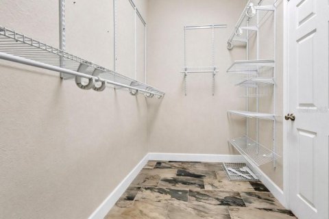 Купить виллу или дом в Оклаваха, Флорида 9 комнат, 379.78м2, № 2150720 - фото 20