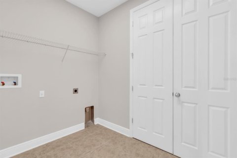 House in Winter Park, Florida 5 bedrooms, 324.79 sq.m. № 2420001 - photo 30