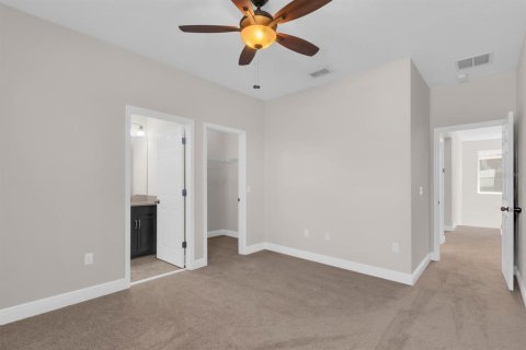 House in Winter Park, Florida 5 bedrooms, 324.79 sq.m. № 2420001 - photo 29