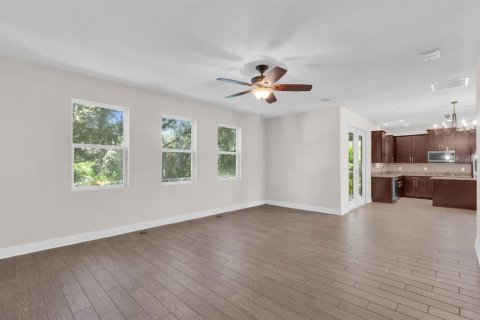 House in Winter Park, Florida 5 bedrooms, 324.79 sq.m. № 2420001 - photo 16