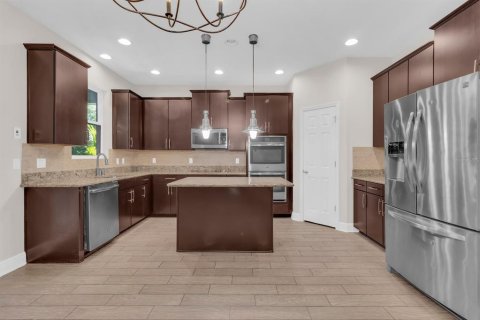 House in Winter Park, Florida 5 bedrooms, 324.79 sq.m. № 2420001 - photo 12