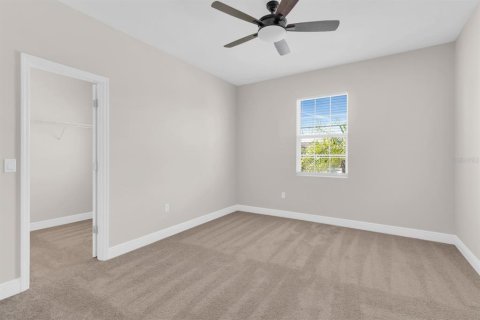 House in Winter Park, Florida 5 bedrooms, 324.79 sq.m. № 2420001 - photo 25