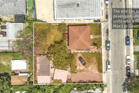 Commercial property in Miami, Florida № 1811641 - photo 4