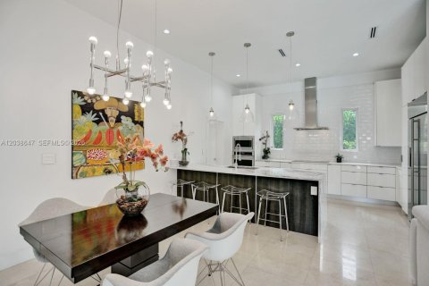Villa ou maison à louer à Coral Gables, Floride: 4 chambres, 263.29 m2 № 2186621 - photo 15