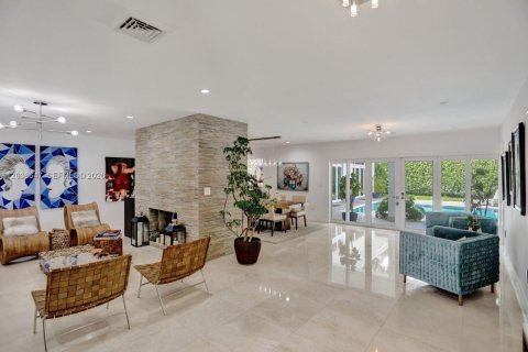 Villa ou maison à louer à Coral Gables, Floride: 4 chambres, 263.29 m2 № 2186621 - photo 3