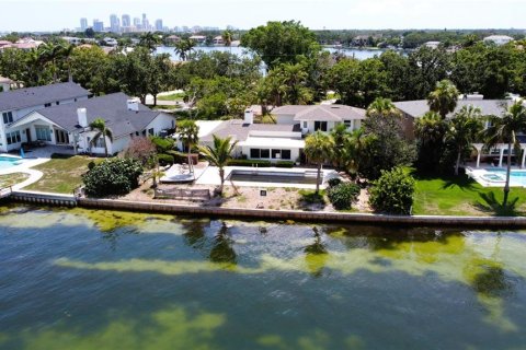 Casa en venta en Saint Petersburg, Florida, 5 dormitorios, 579.99 m2 № 1909686 - foto 8