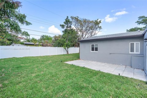 Casa en venta en Oakland Park, Florida, 3 dormitorios, 92.72 m2 № 1950161 - foto 14