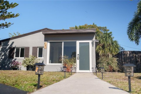 Casa en venta en Oakland Park, Florida, 3 dormitorios, 92.72 m2 № 1950161 - foto 1