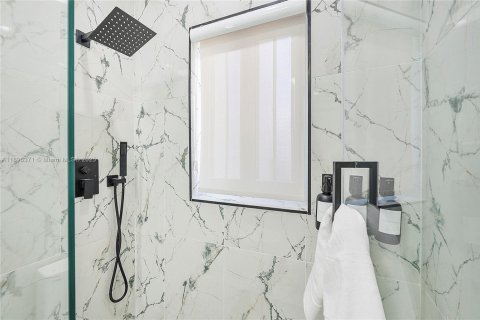 Casa en venta en Oakland Park, Florida, 3 dormitorios, 92.72 m2 № 1950161 - foto 9