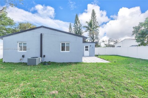 Casa en venta en Oakland Park, Florida, 3 dormitorios, 92.72 m2 № 1950161 - foto 15