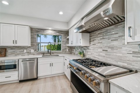 Villa ou maison à louer à Tampa, Floride: 4 chambres, 314.01 m2 № 1919667 - photo 30