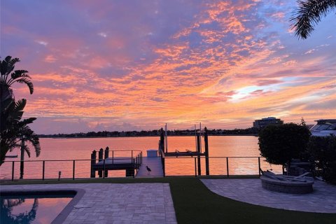 House in Tampa, Florida 4 bedrooms, 314.01 sq.m. № 1919667 - photo 18