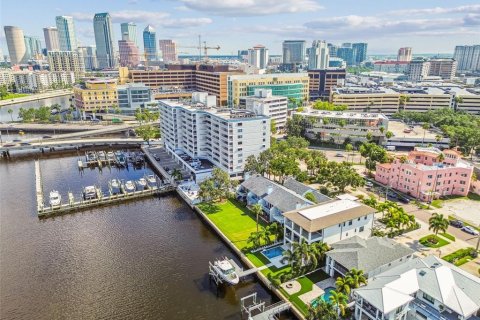 Casa en alquiler en Tampa, Florida, 4 dormitorios, 314.01 m2 № 1919667 - foto 3