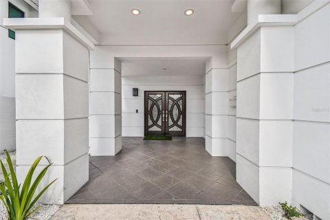 Casa en alquiler en Tampa, Florida, 4 dormitorios, 314.01 m2 № 1919667 - foto 22
