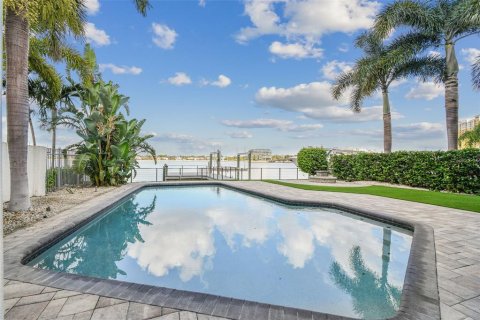 Villa ou maison à louer à Tampa, Floride: 4 chambres, 314.01 m2 № 1919667 - photo 14