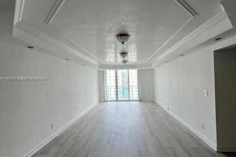 Condo in Sunny Isles Beach, Florida, 2 bedrooms  № 1820181 - photo 5