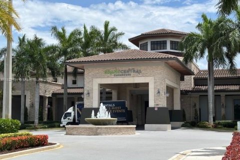 Copropriété à louer à Doral, Floride: 2 chambres, 99.59 m2 № 1931192 - photo 2