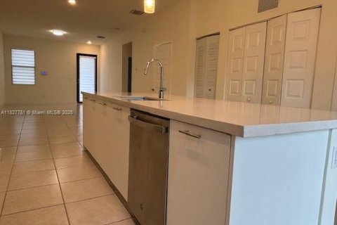 Copropriété à louer à Doral, Floride: 2 chambres, 99.59 m2 № 1931192 - photo 9