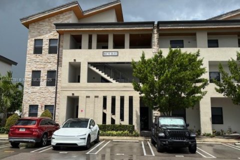 Copropriété à louer à Doral, Floride: 2 chambres, 99.59 m2 № 1931192 - photo 3