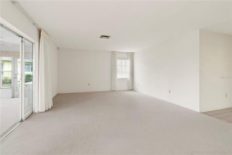 Condo in Bradenton, Florida, 2 bedrooms  № 2239645 - photo 29