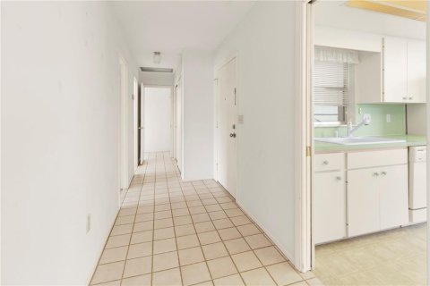 Condo in Bradenton, Florida, 2 bedrooms  № 2239645 - photo 27