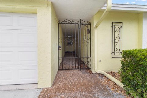 Condo in Bradenton, Florida, 2 bedrooms  № 2239645 - photo 20