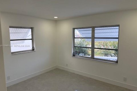 House in Boynton Beach, Florida 2 bedrooms, 119.66 sq.m. № 2003403 - photo 7